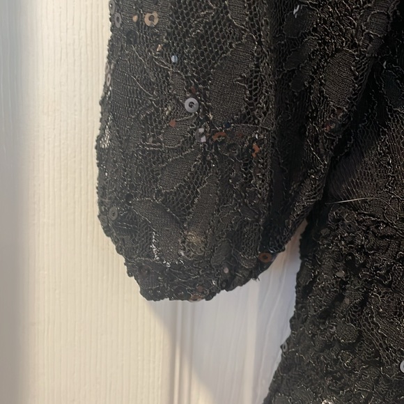Beautiful black lace and sequin top with just the right sparkle - Picture 5 of 5